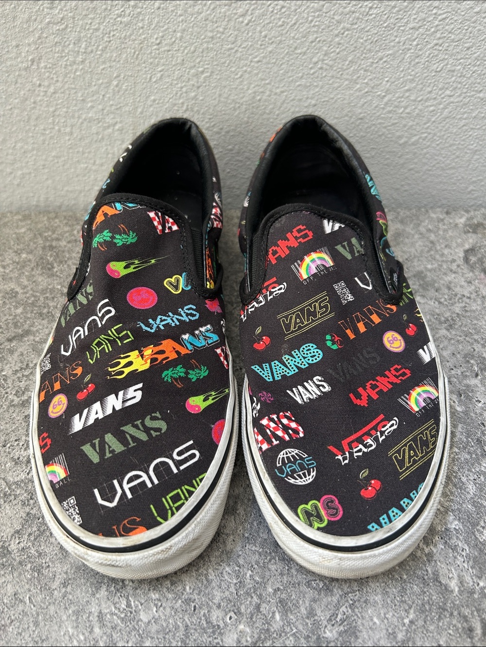 Men’s VANS black logo slip on shoes 10